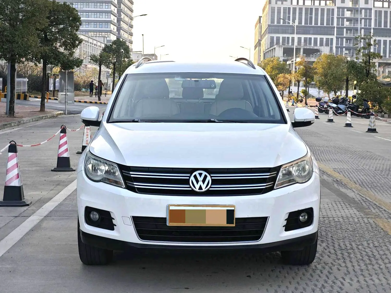 Volkswagen Tiguan (Tharu)