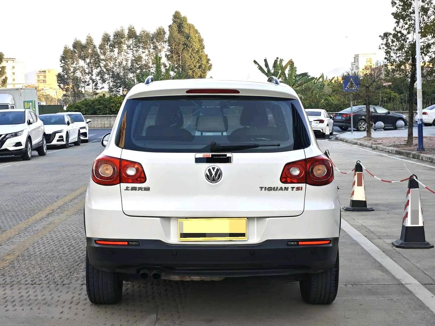 Volkswagen Tiguan (Tharu)