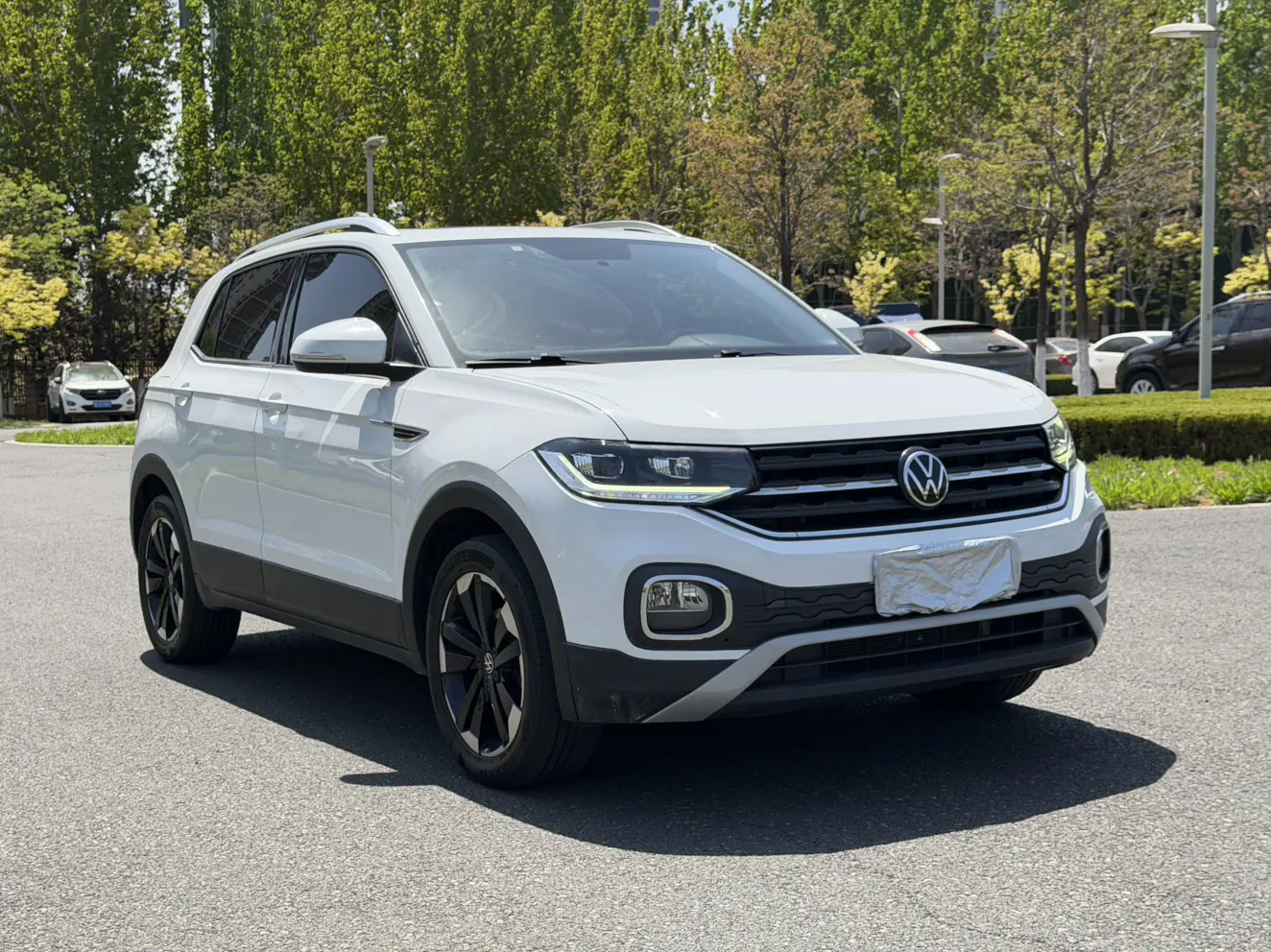 Volkswagen Explore the shadows