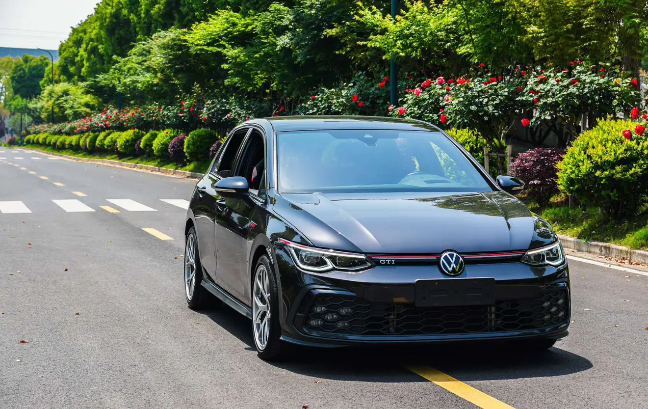 Volkswagen Golf GTI