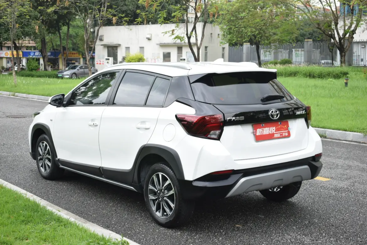 Toyota Yaris L