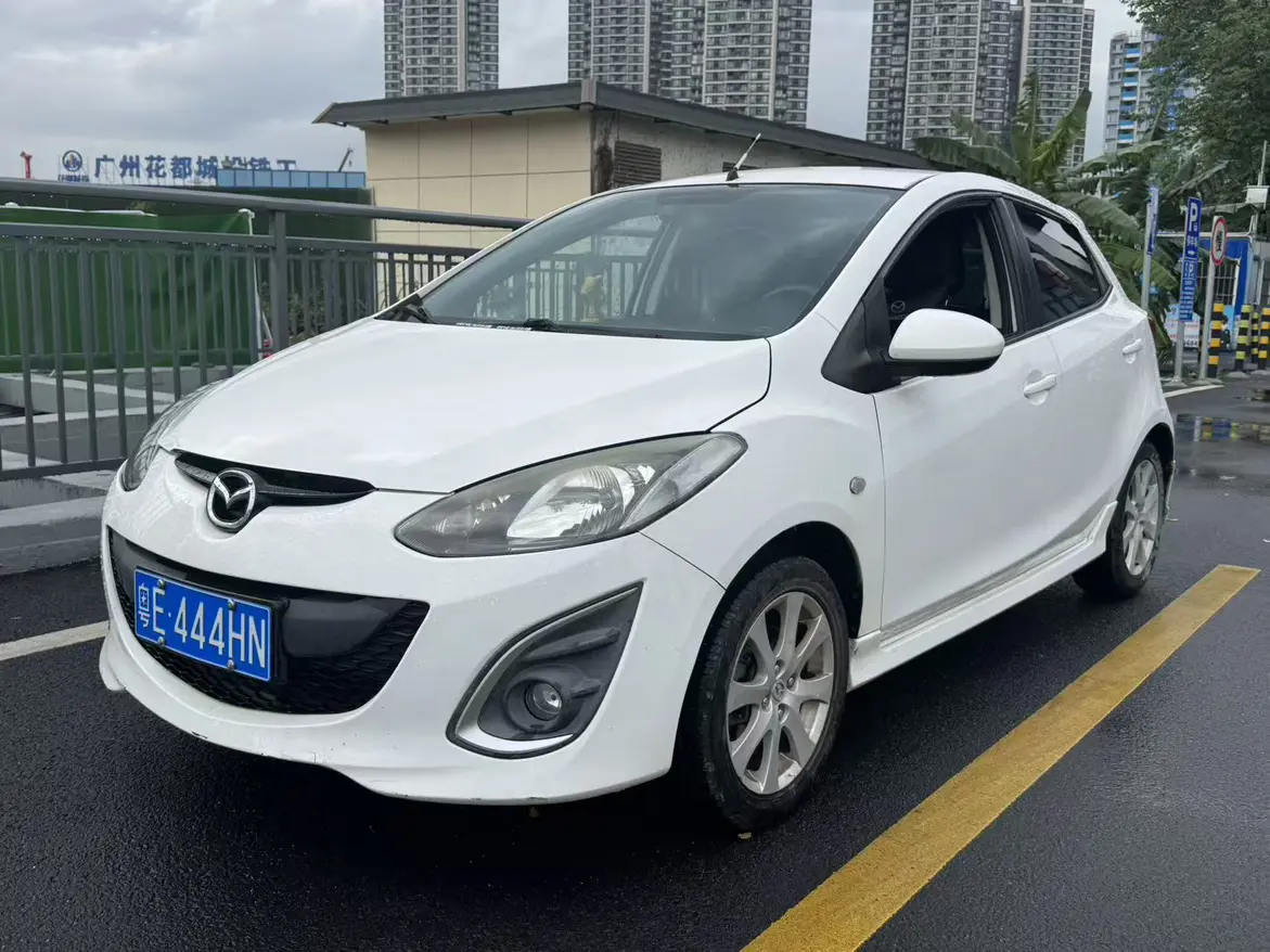 Mazda 2