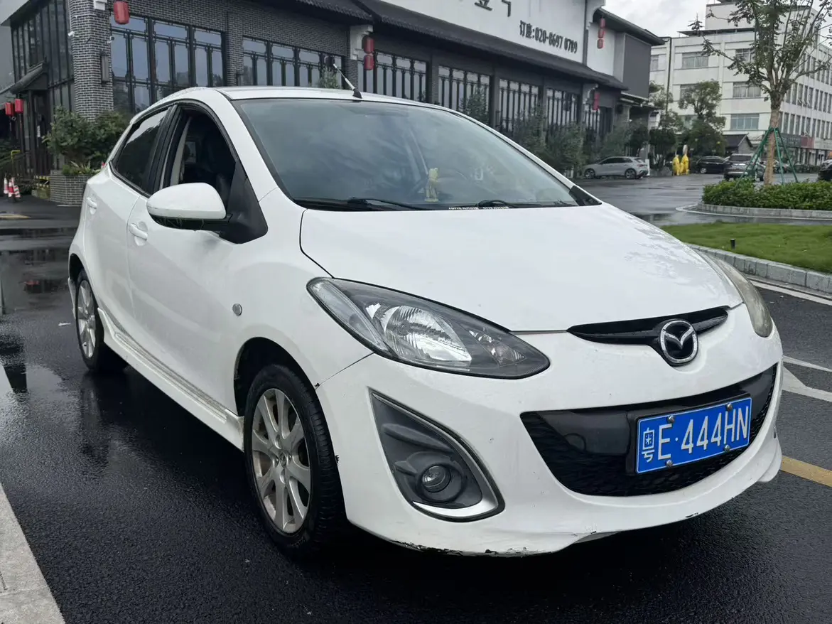 Mazda 2