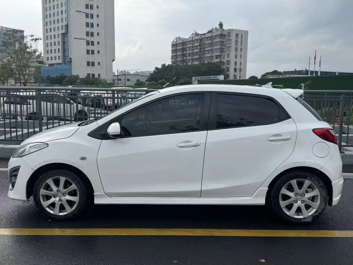 Mazda 2