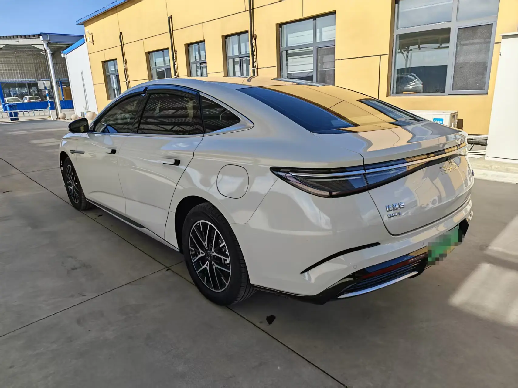 BYD Seal 07DM