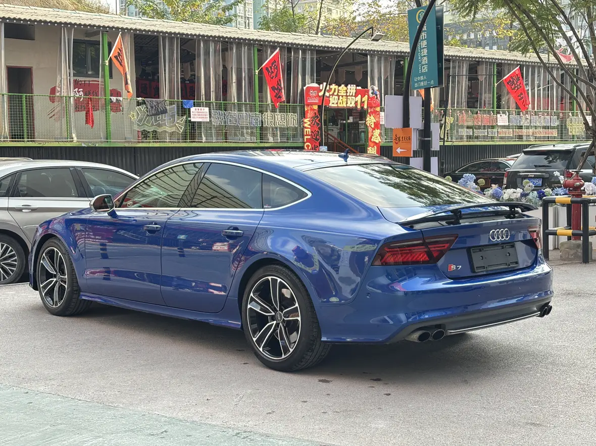 Audi S7