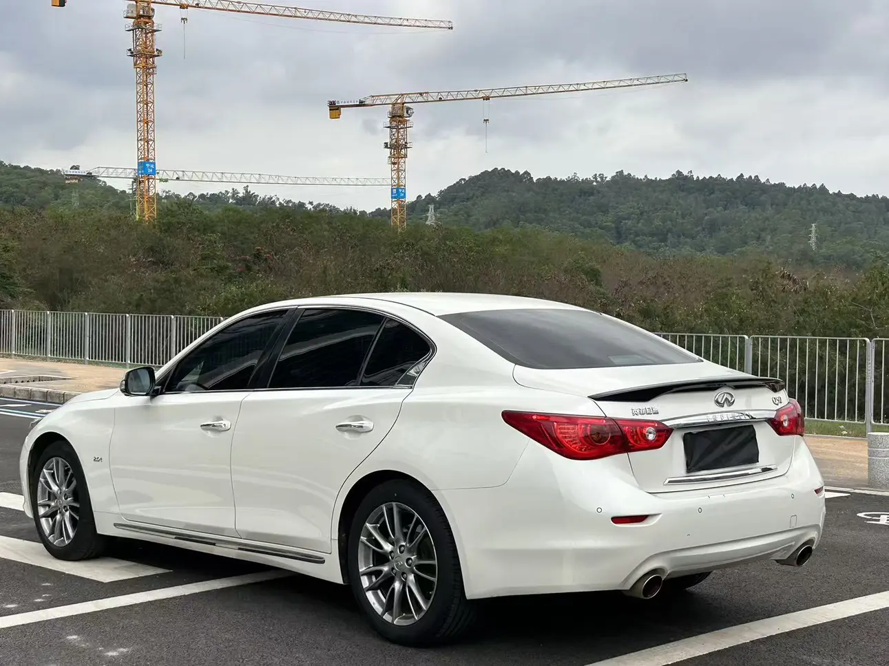 Infiniti Q50L