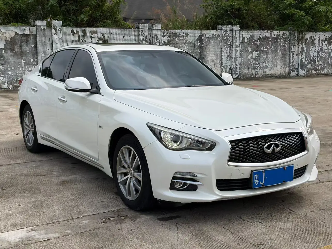 Infiniti Q50L