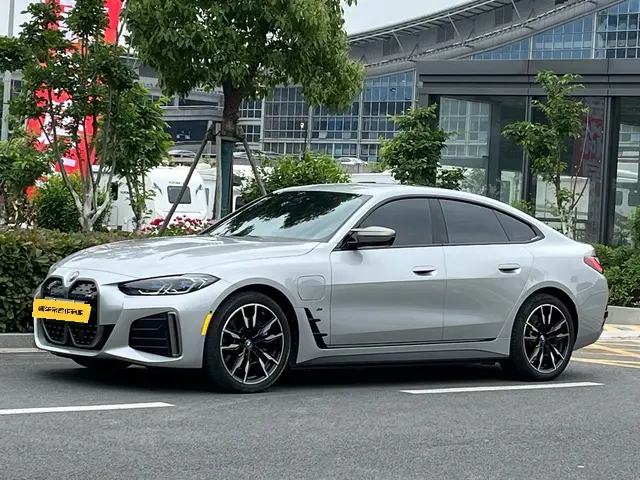 BMW i4