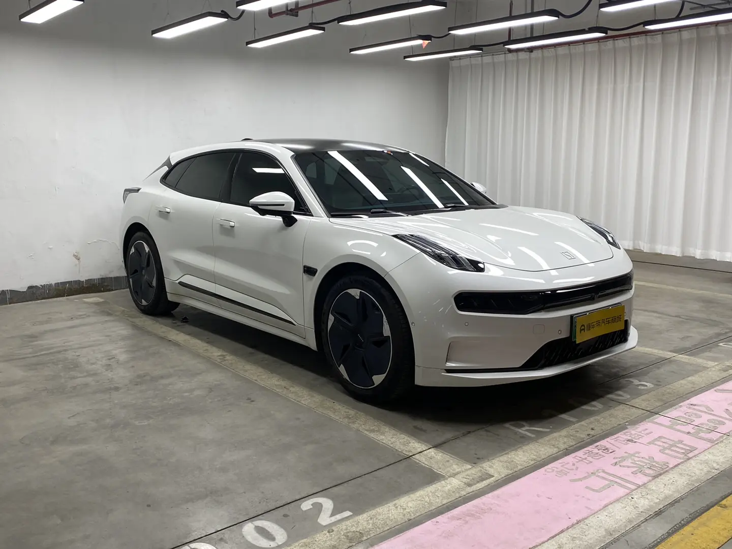 ZEEKR 001