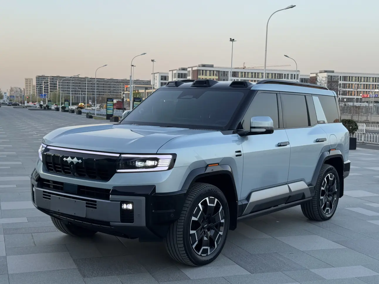 BYD Leopard Leopard 8