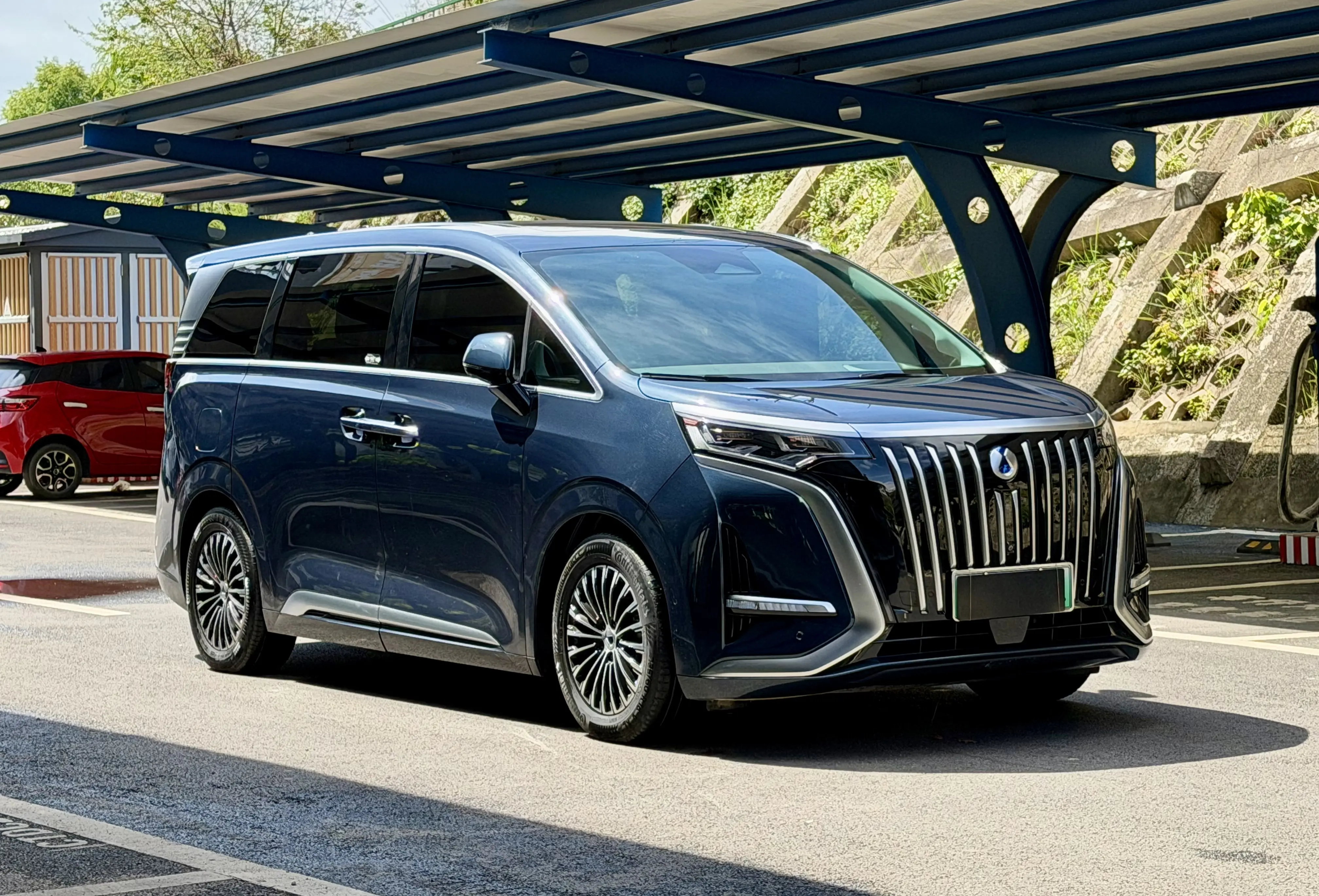 Denza D9 EV