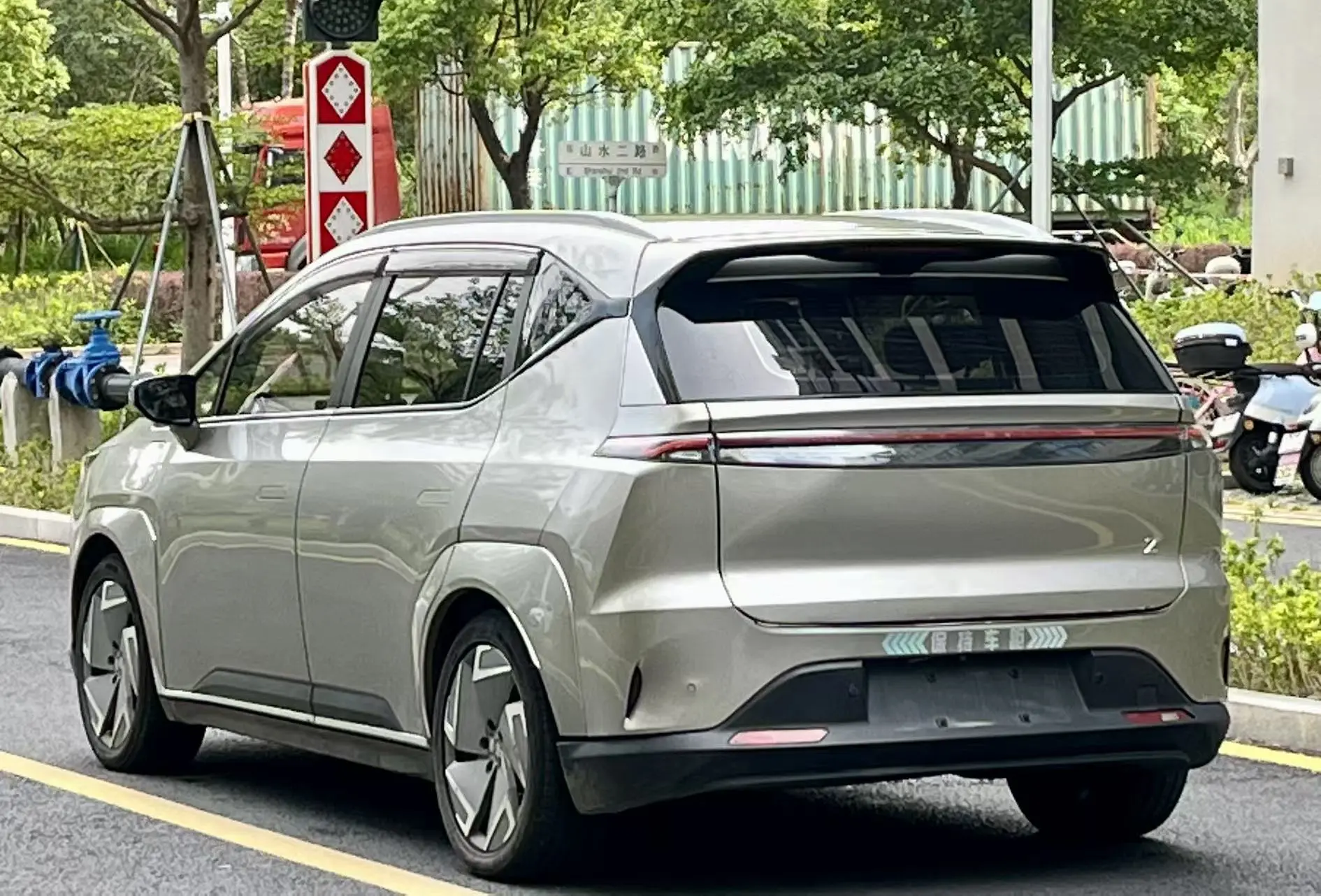 HYCAN Hechuang Z03