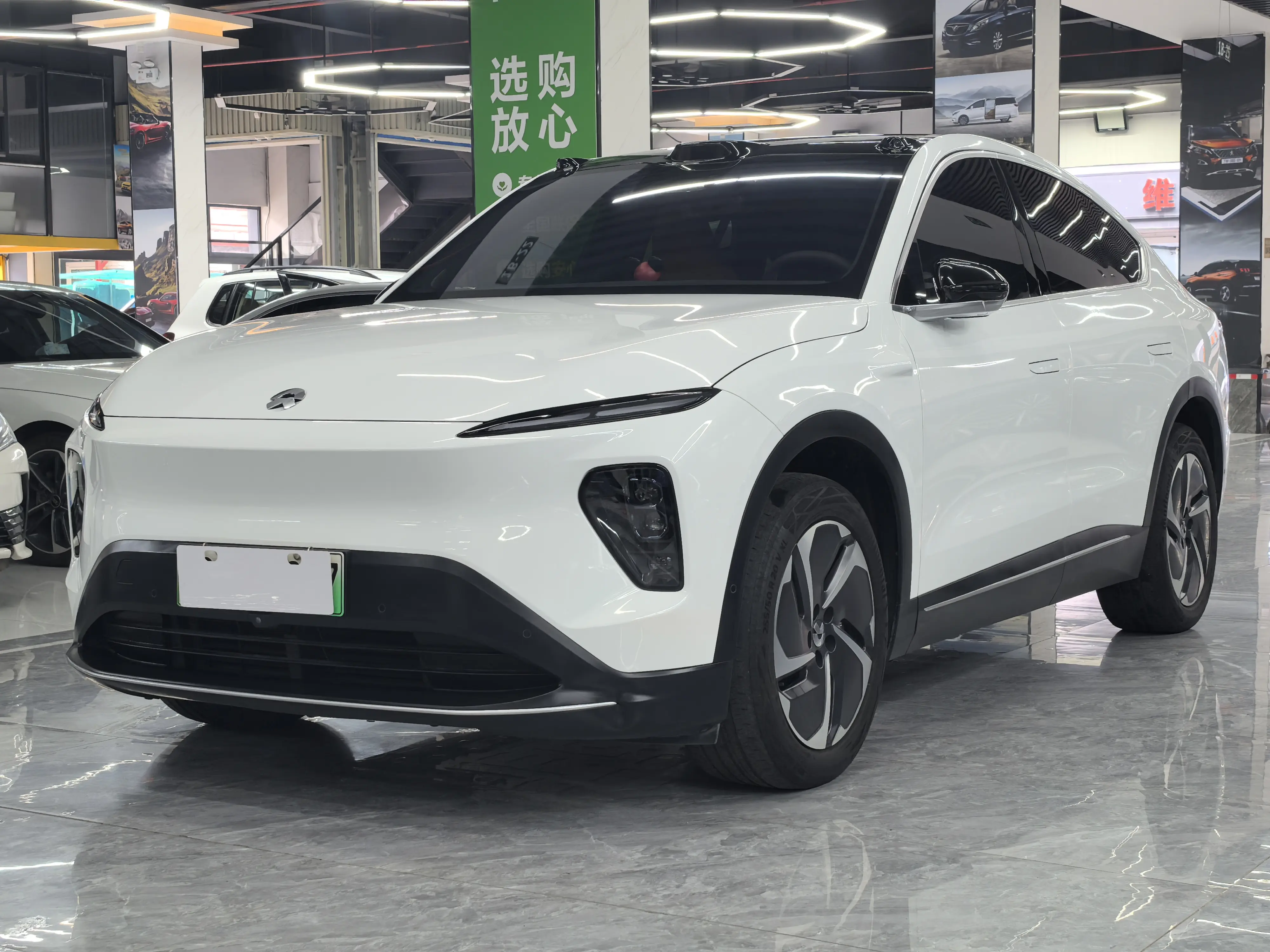 NIO EC7