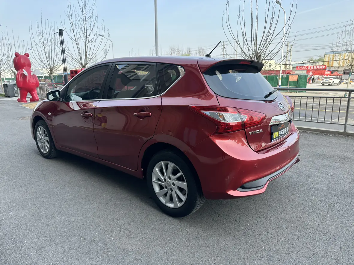 Nissan Tiida