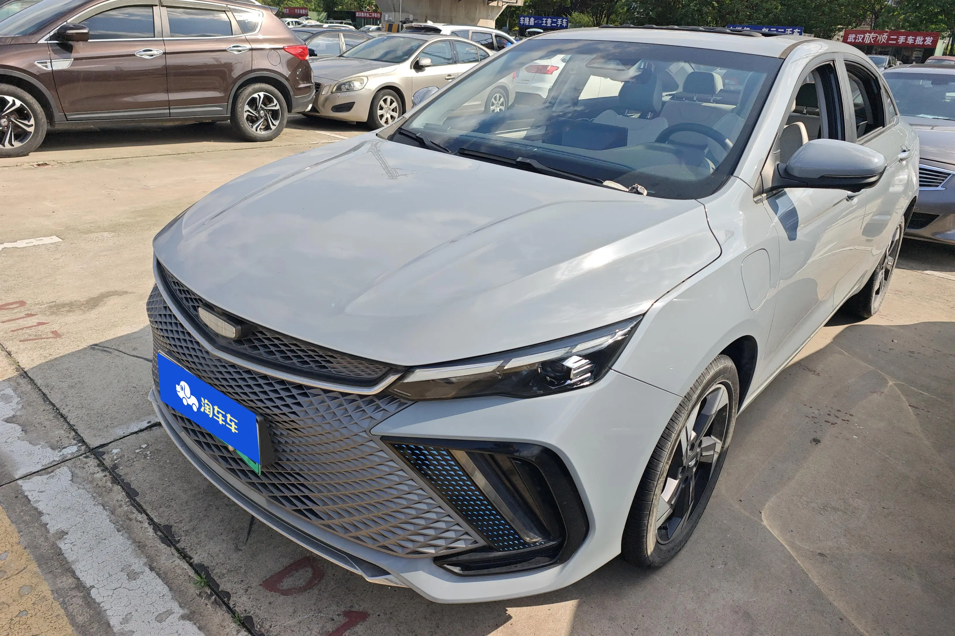 Geely Emgrand L HiP