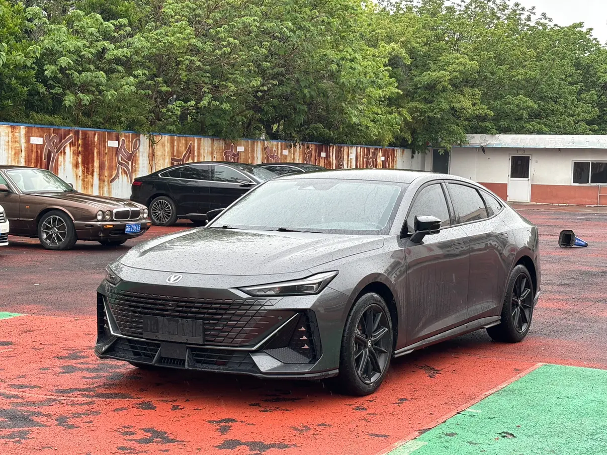 Changan UNI-V