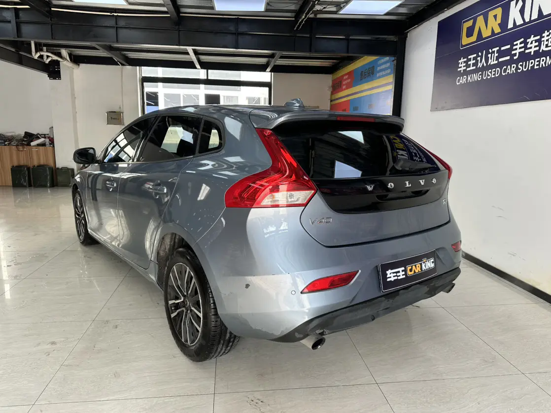 Volvo V40