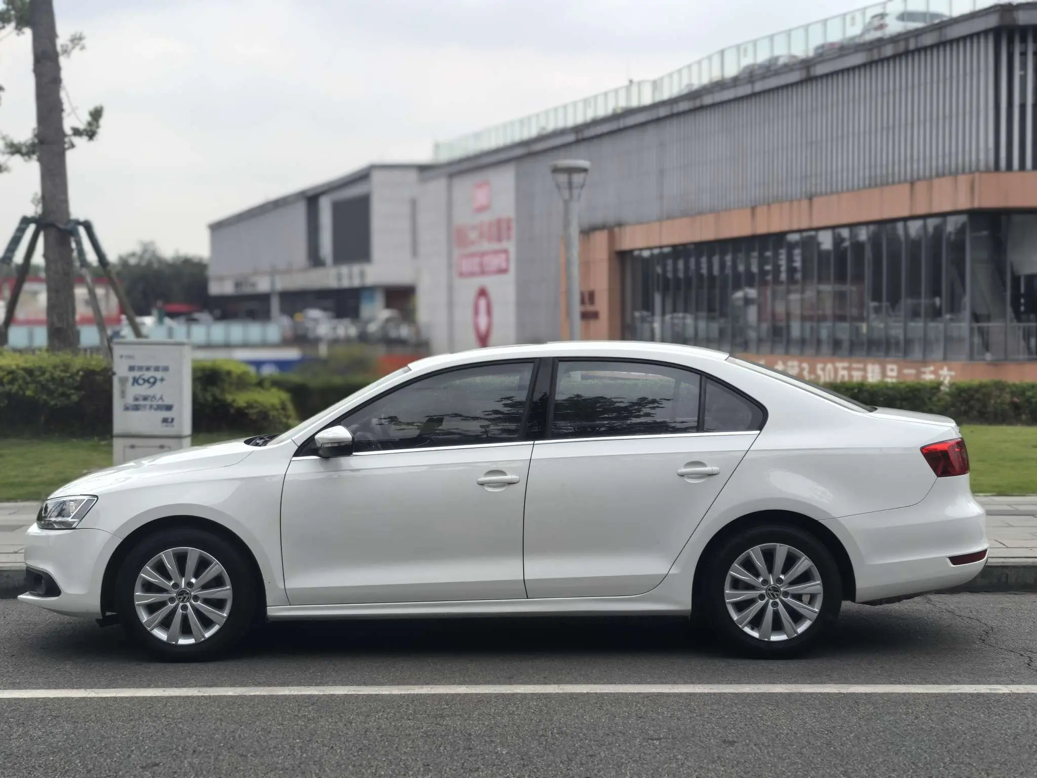 Volkswagen Sagitar
