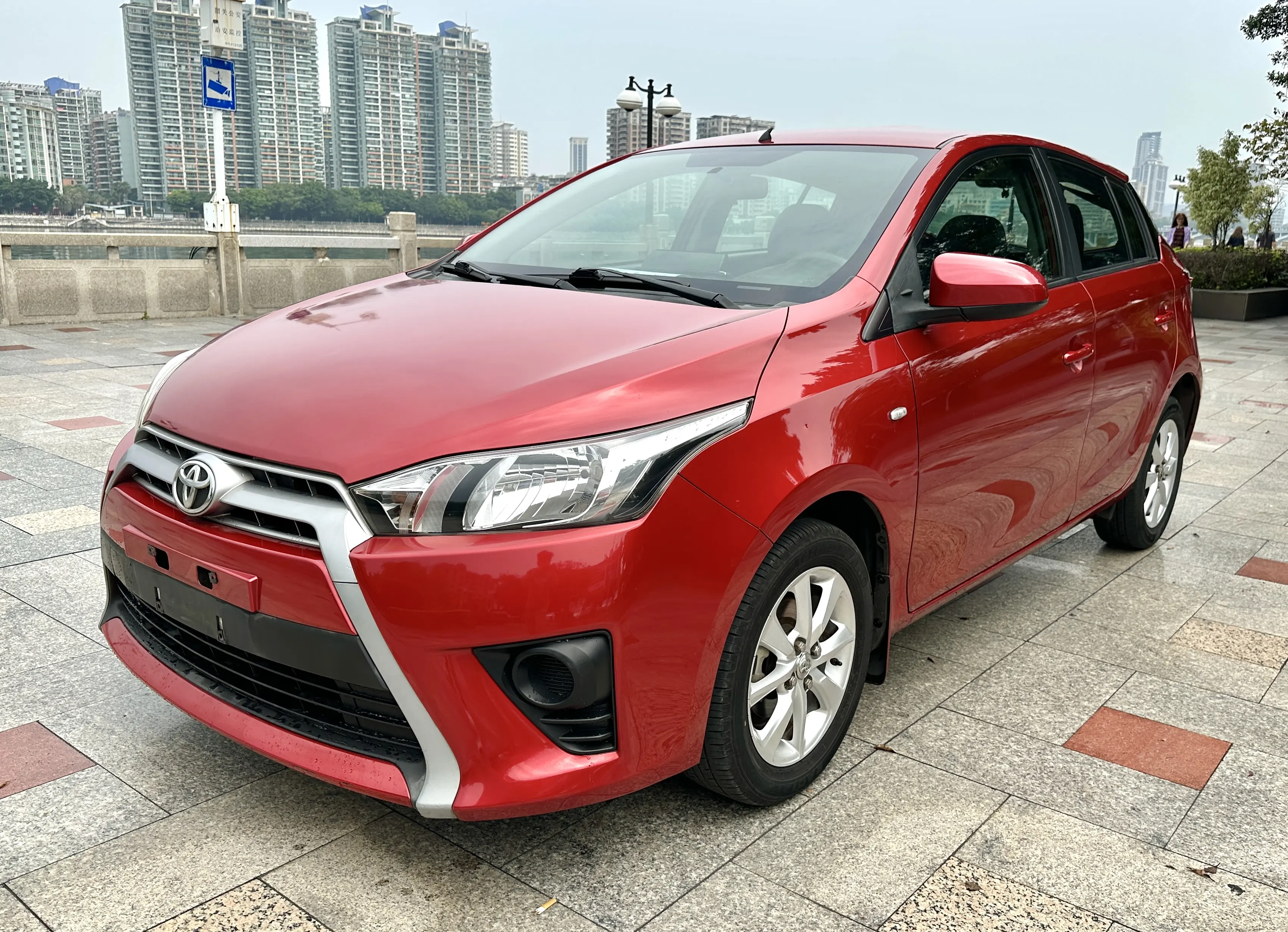 Toyota Yaris L