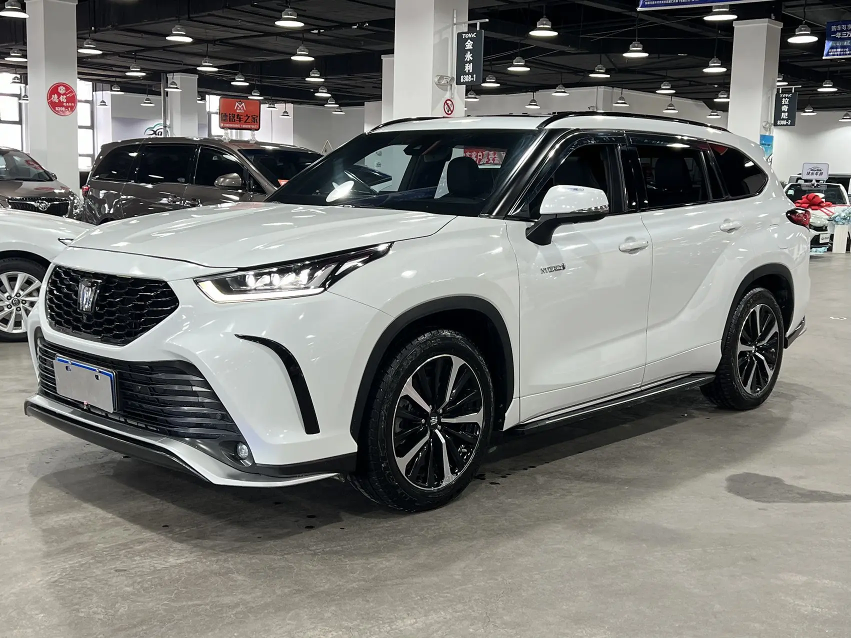 Toyota Crown Kluger