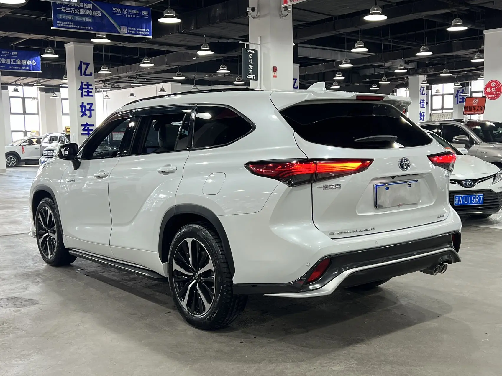 Toyota Crown Kluger