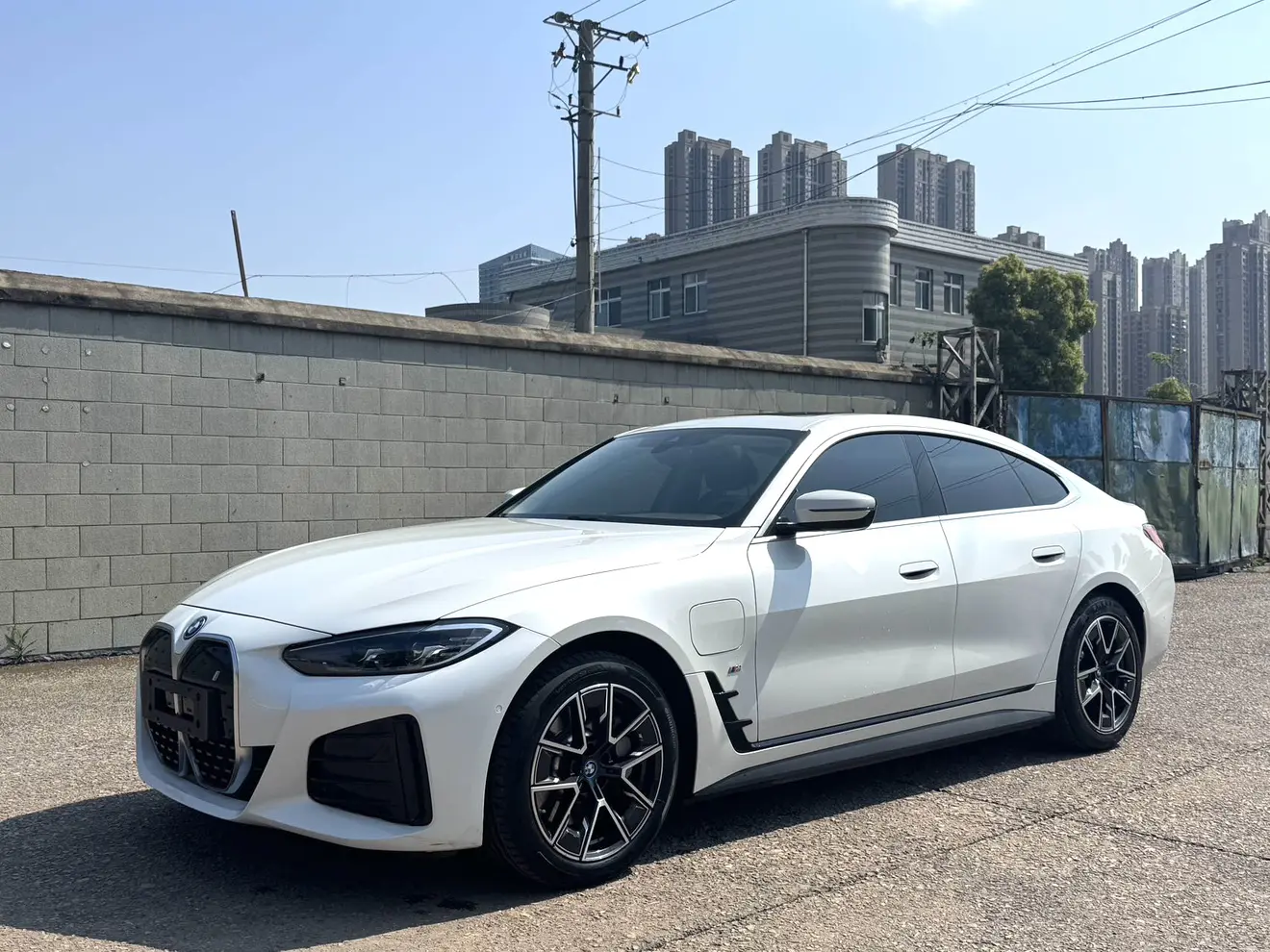 BMW i4