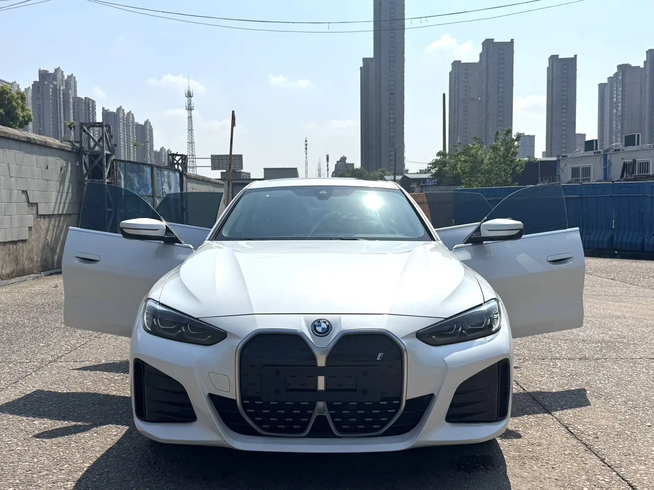 BMW i4