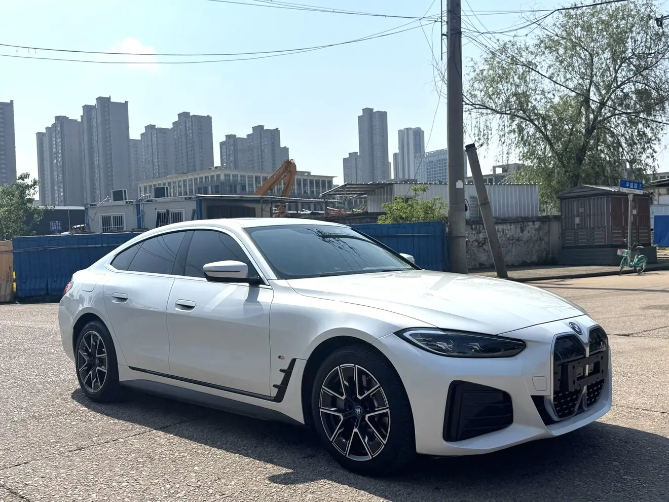 BMW i4