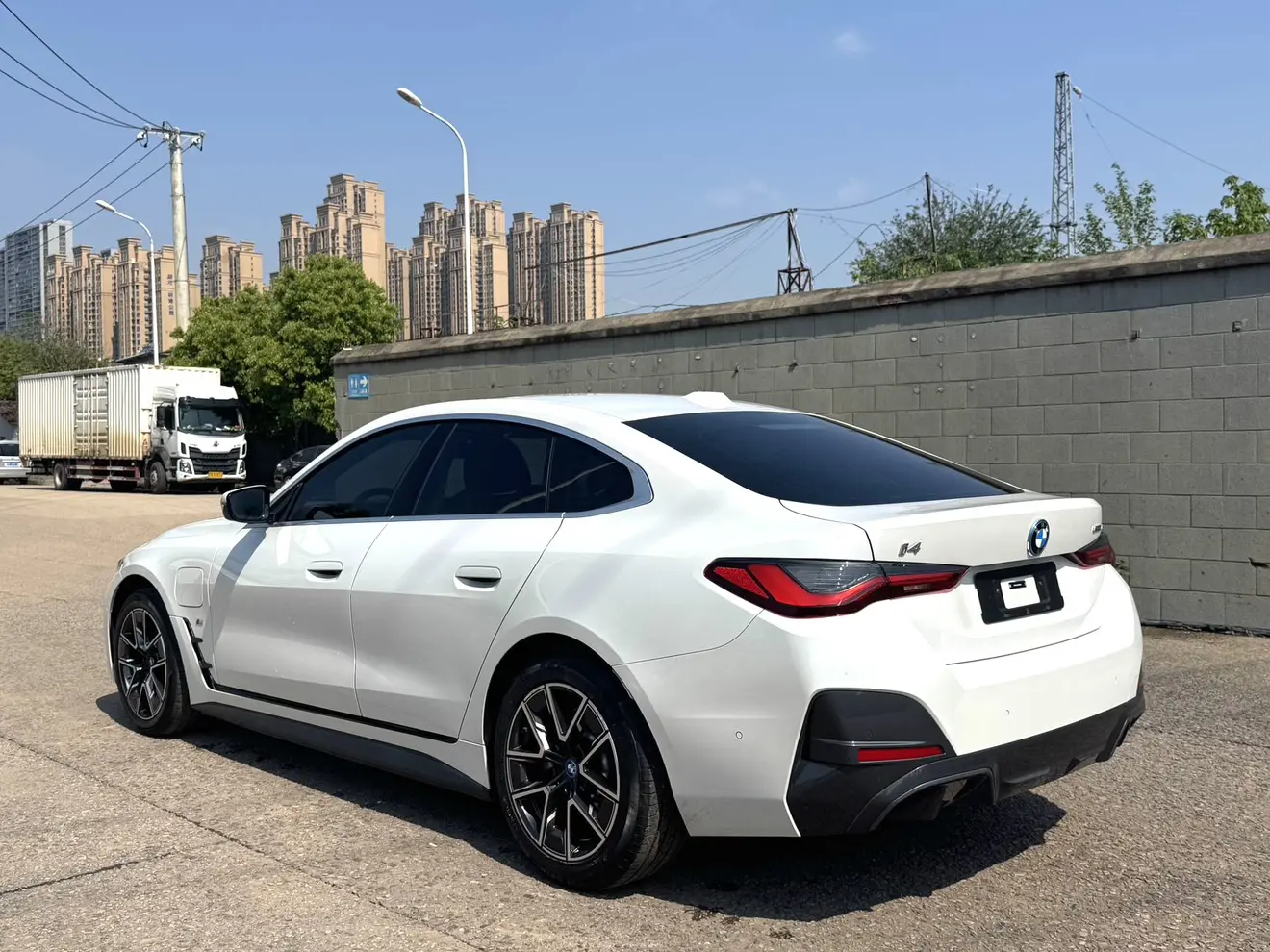 BMW i4