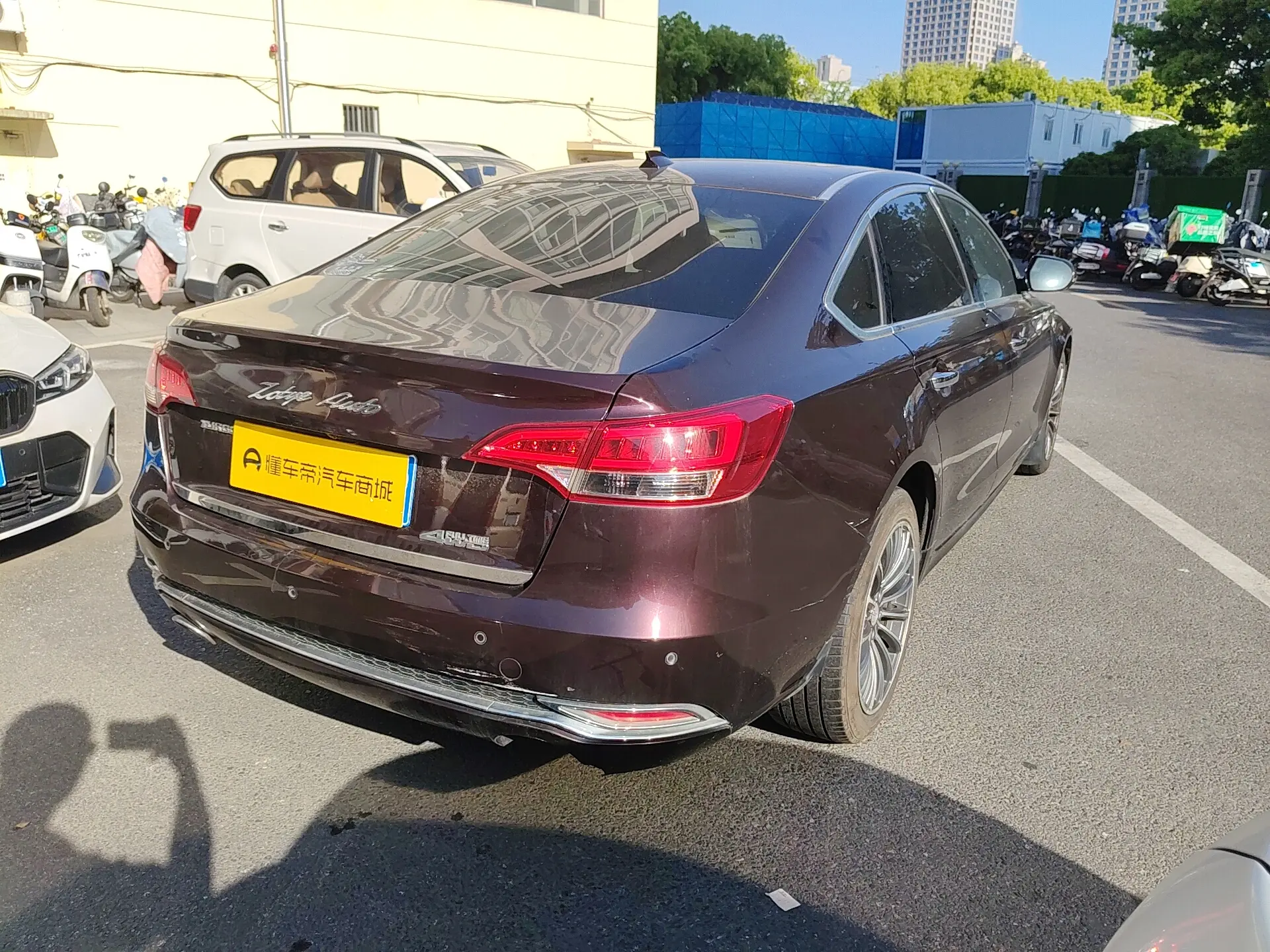 Zotye Z700