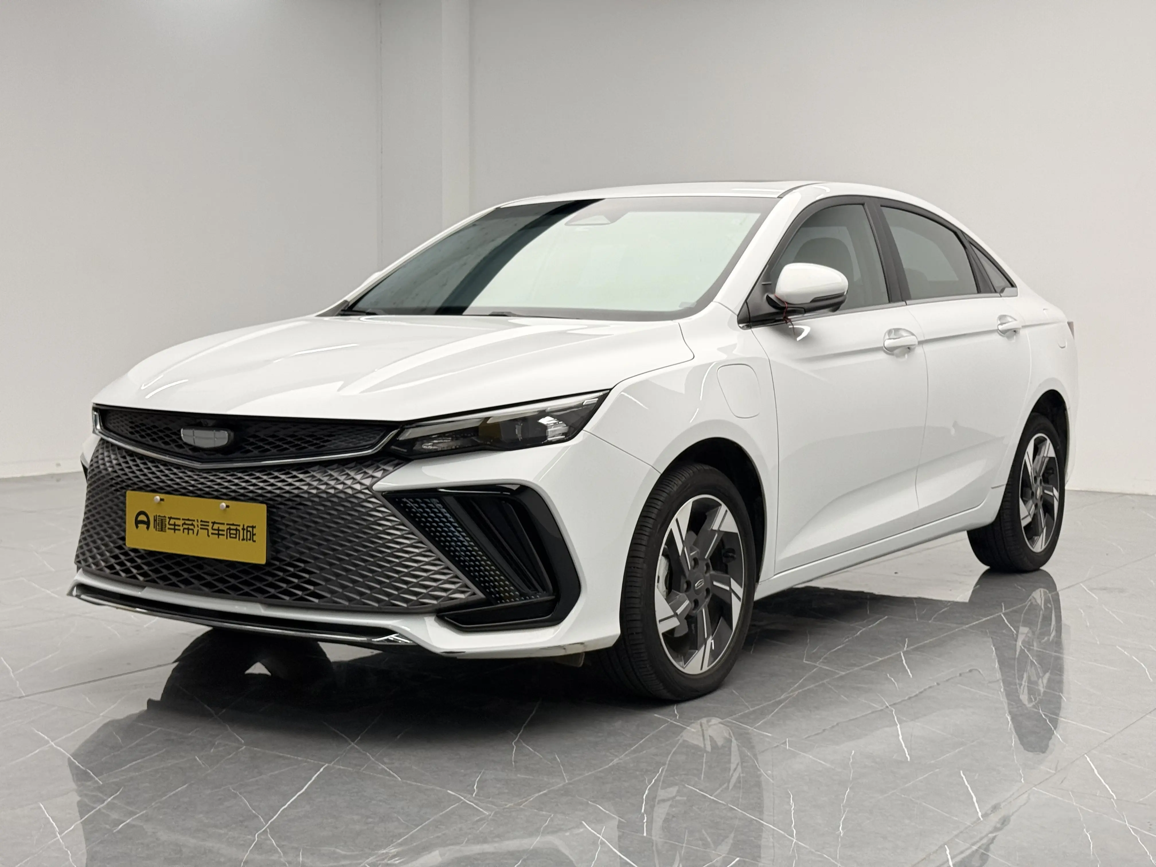 Geely Emgrand L HiP