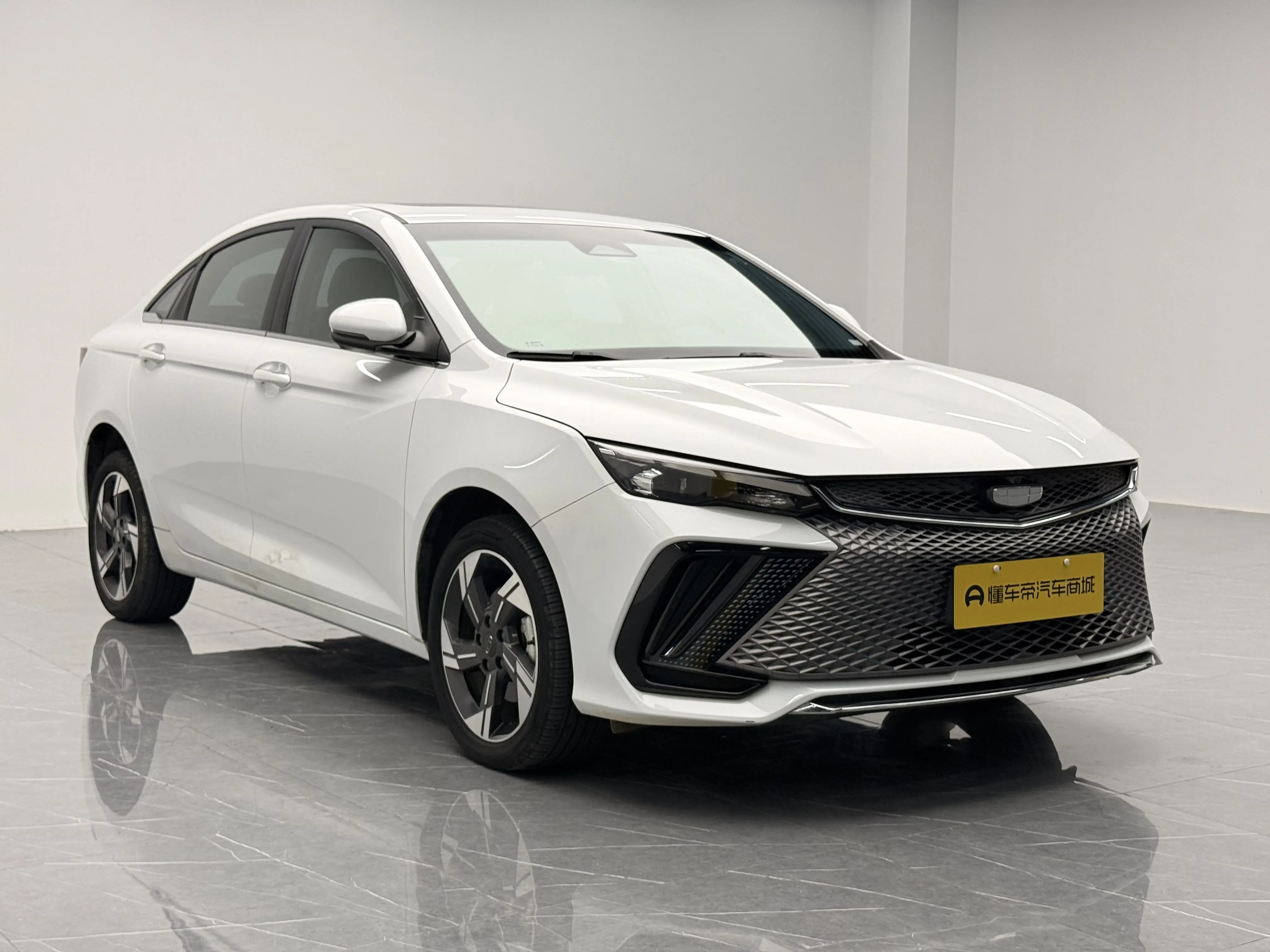 Geely Emgrand L HiP