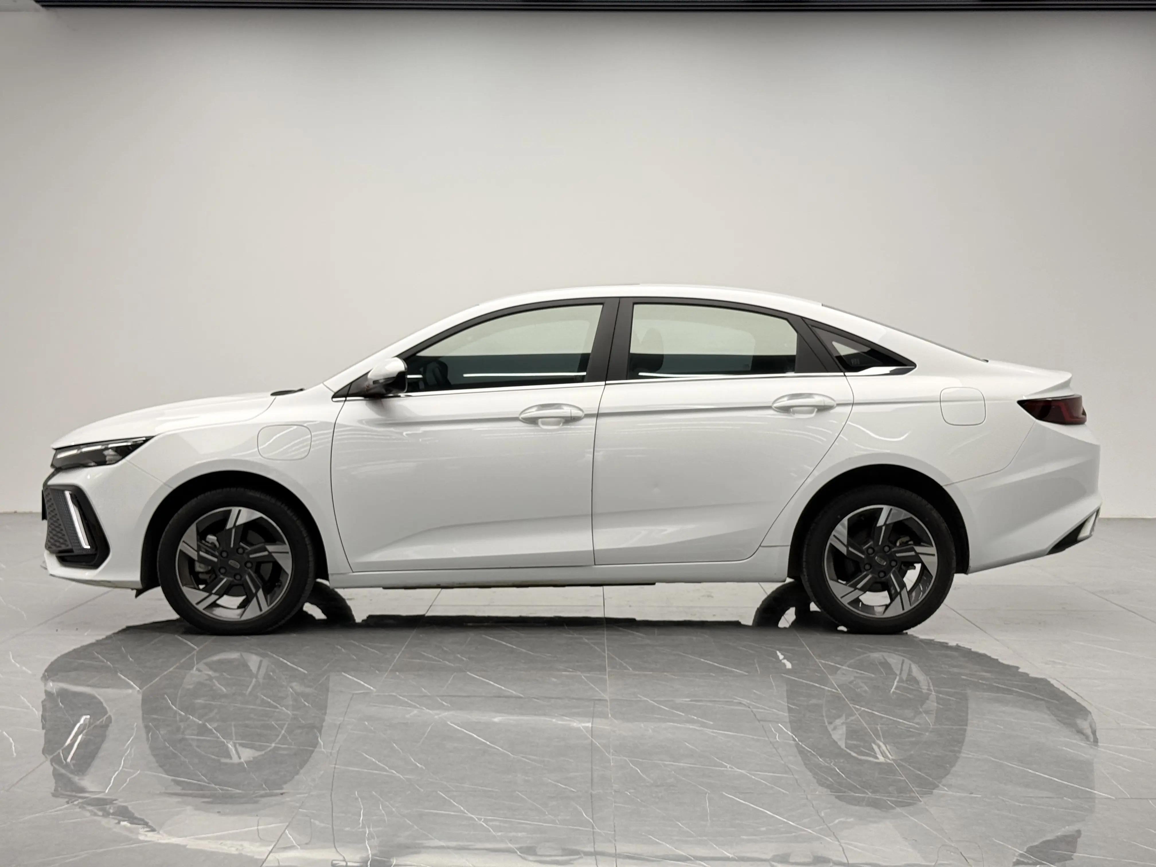 Geely Emgrand L HiP