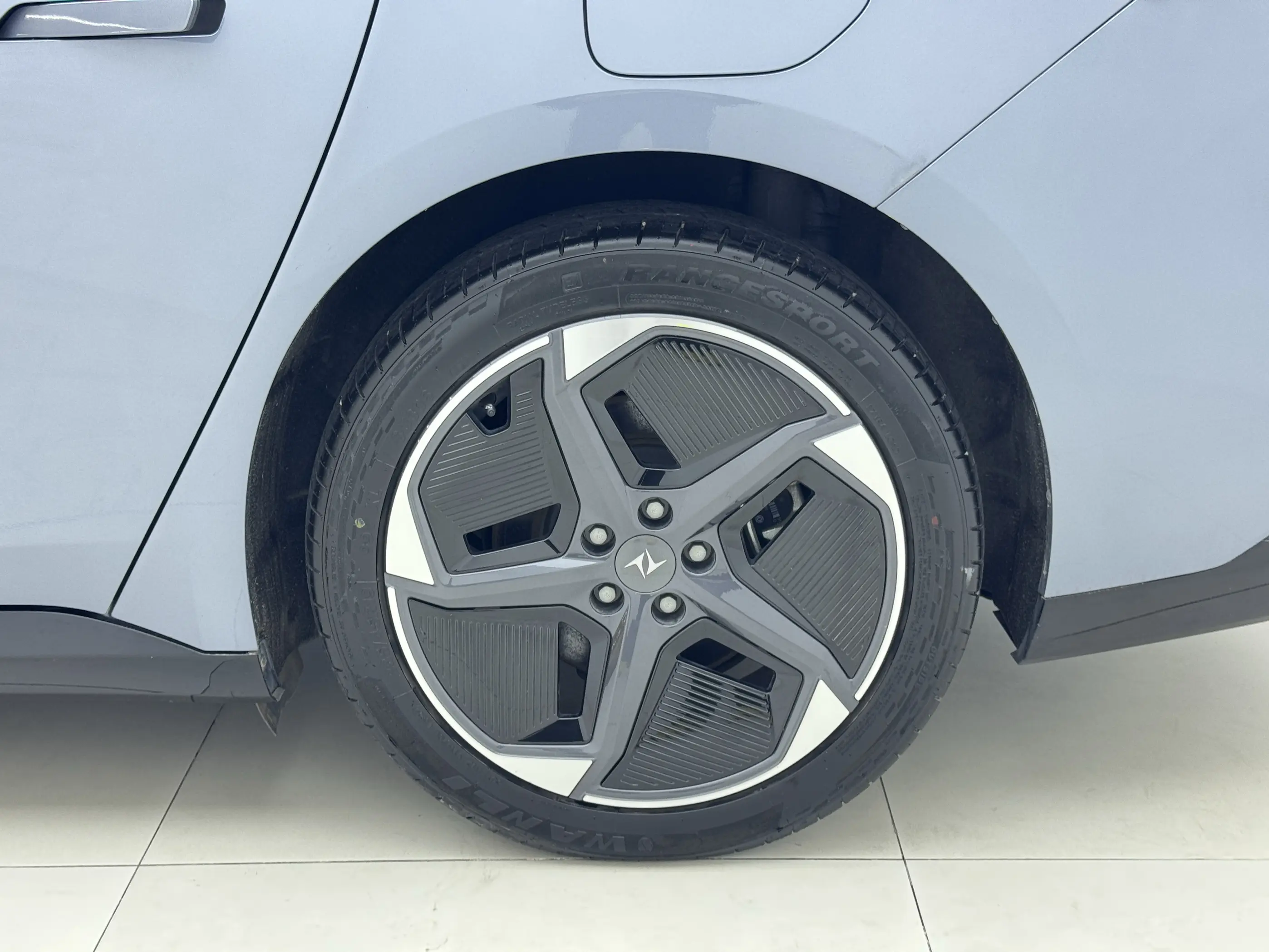 Dongfeng Yipai 007
