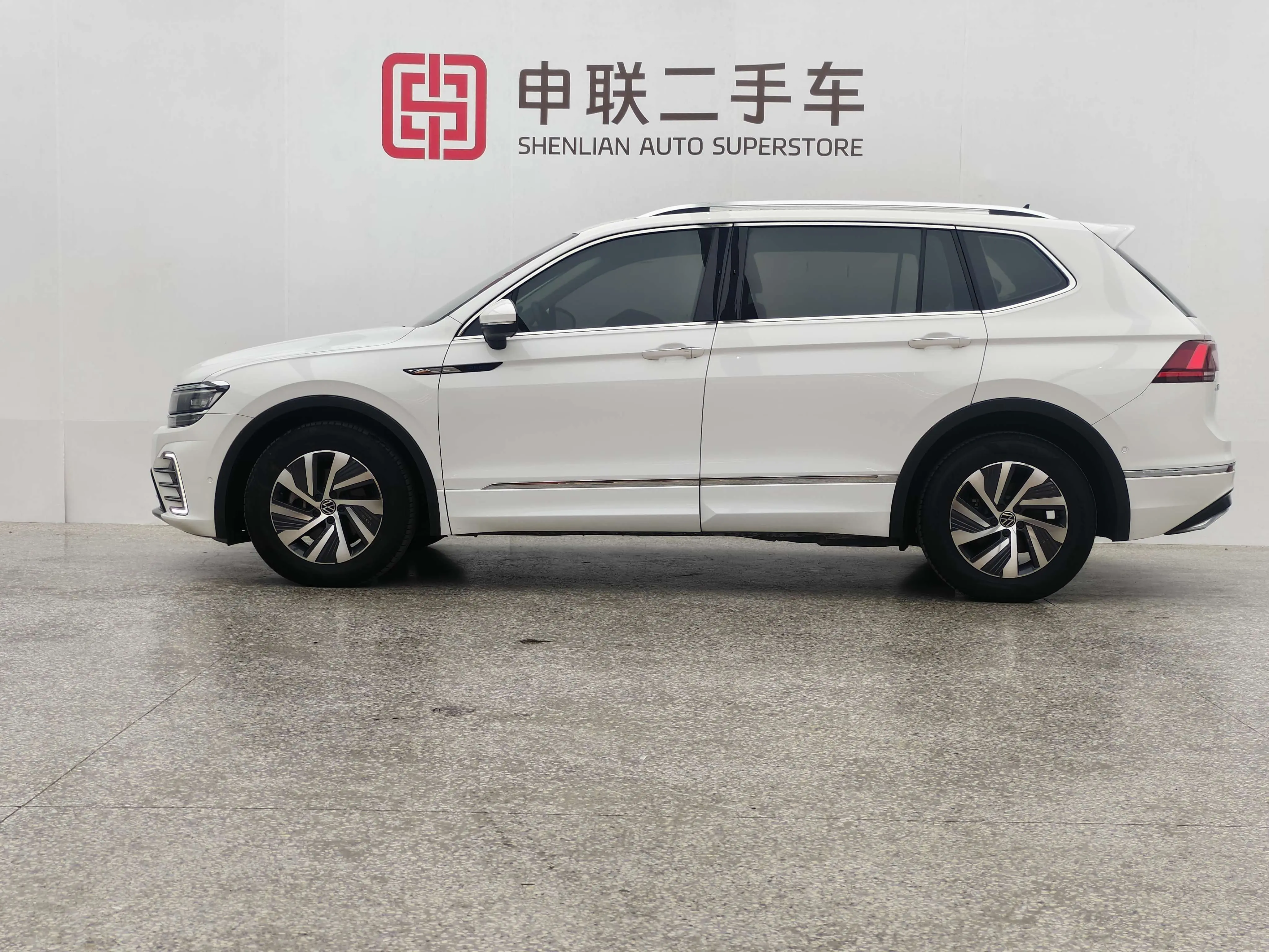 Volkswagen Tiguan L PHEV