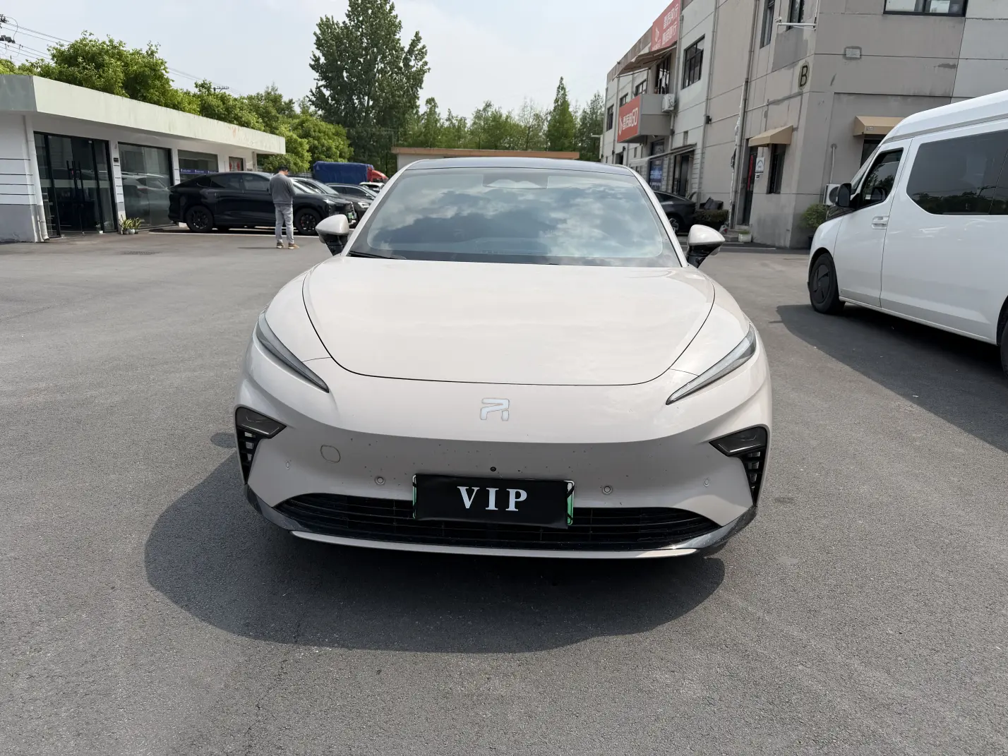 Rising Auto Feifan F7