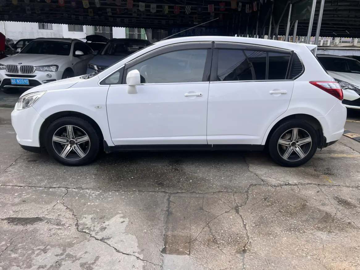 Kai Chen Venucia R50