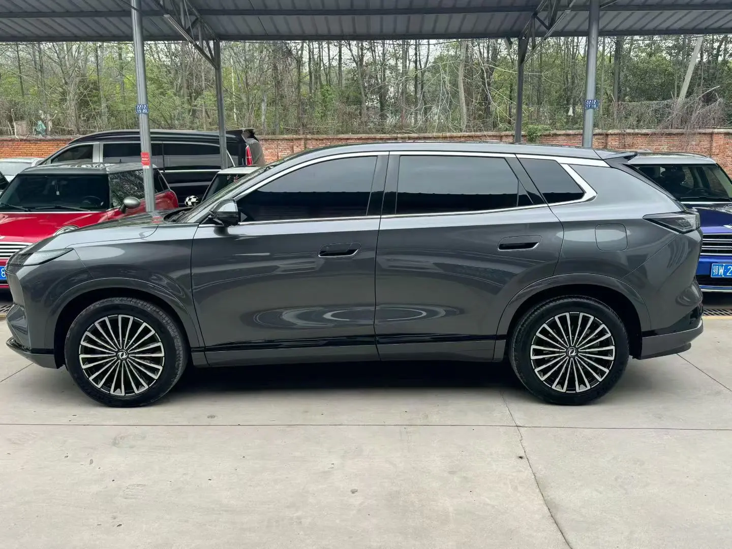 Dongfeng Fengshen L8 PHEV