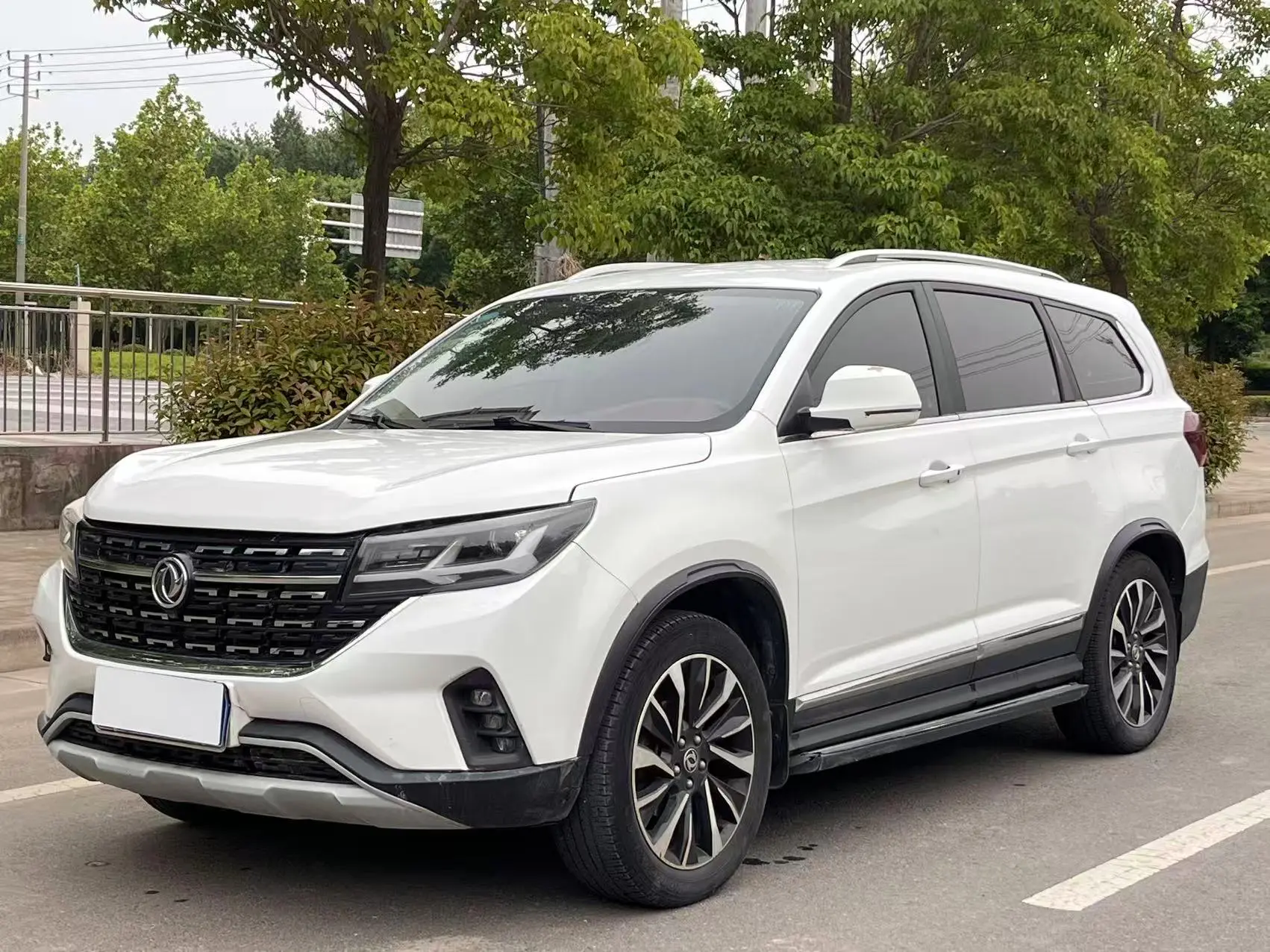Forthing Fengxing T5L