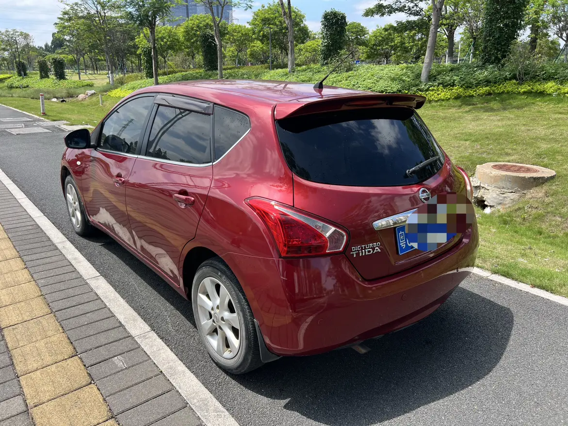 Nissan Tiida