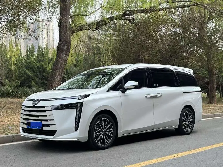 GAC Trumpchi E8