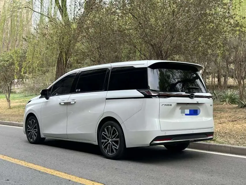 GAC Trumpchi E8