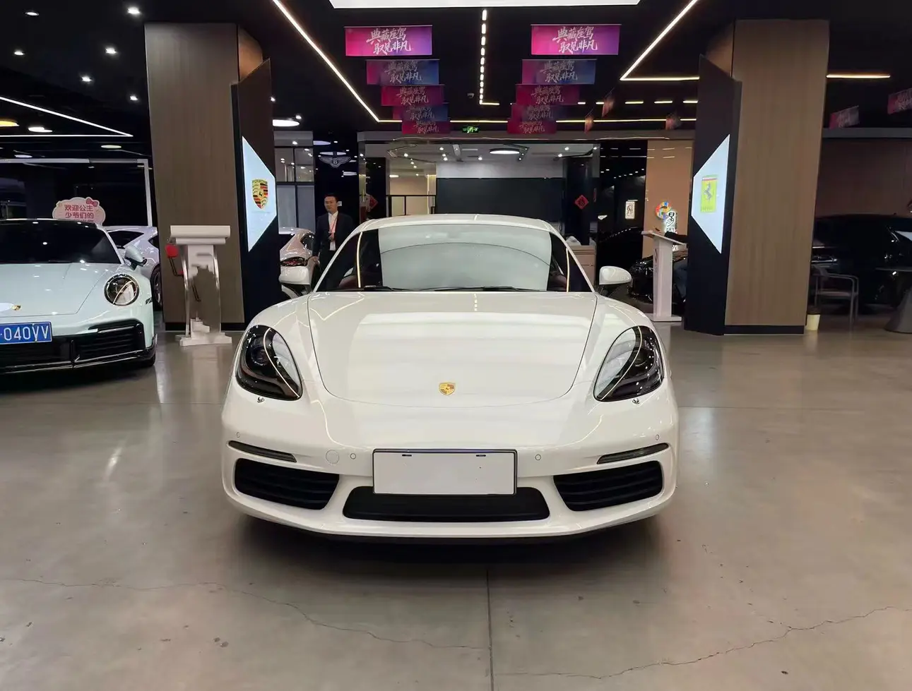 Porsche 718