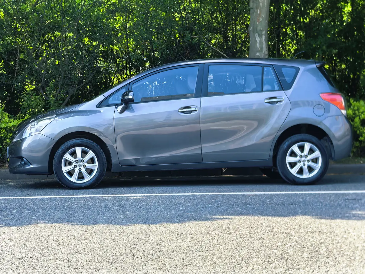 Toyota Verso / EZ