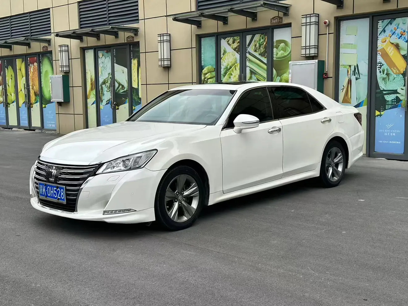 Toyota crown