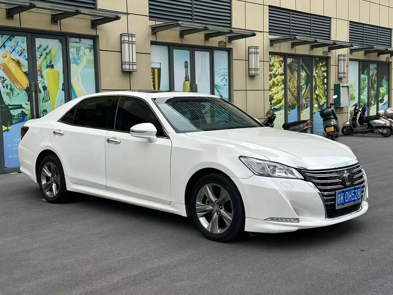 Toyota crown