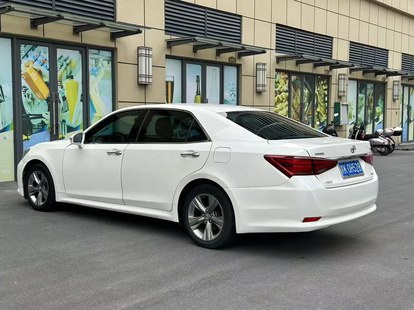 Toyota crown