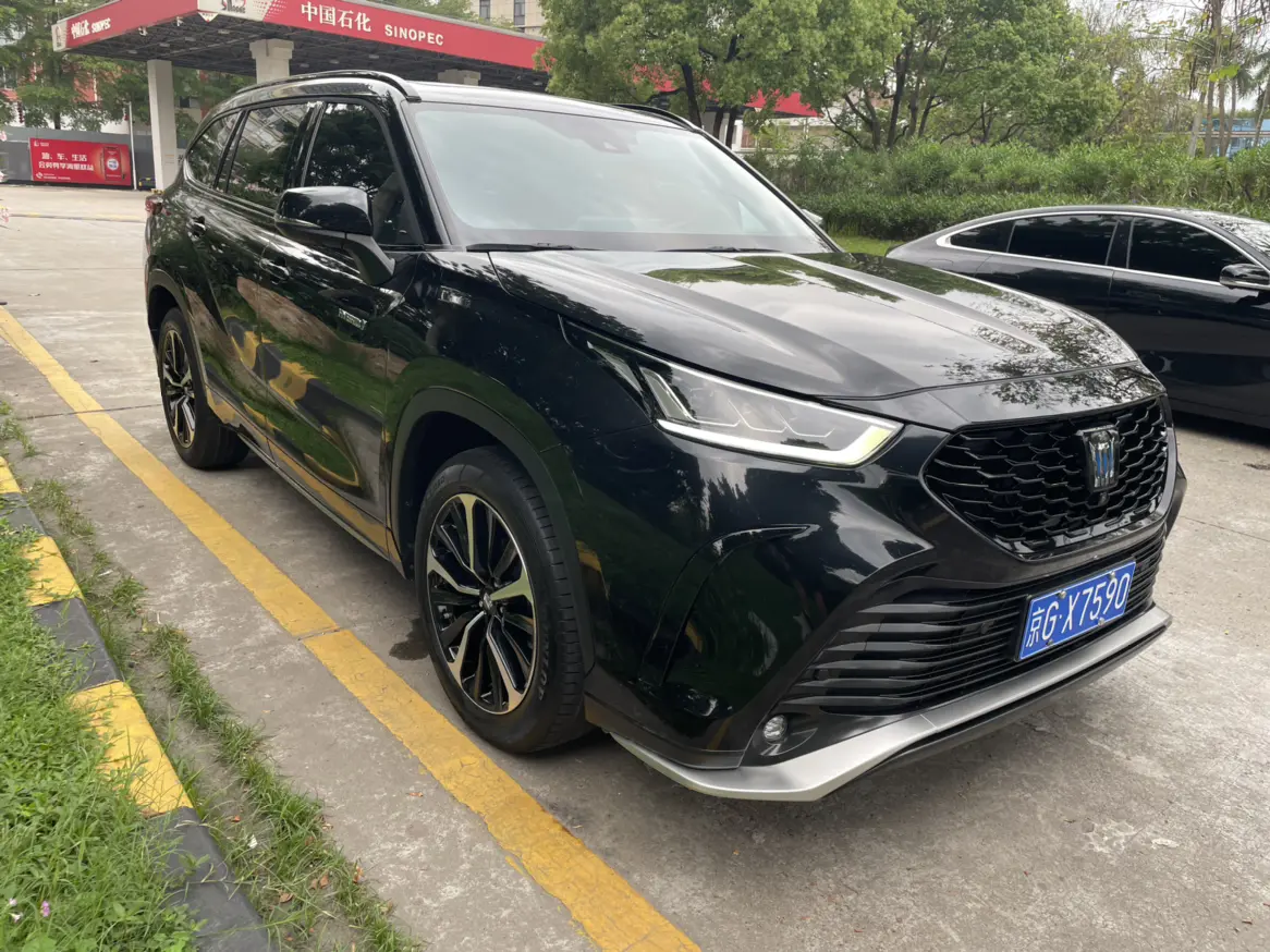 Toyota Crown Kluger