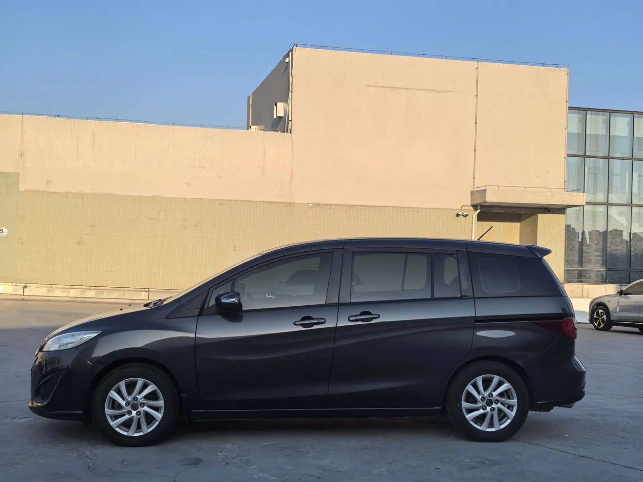 Mazda 5